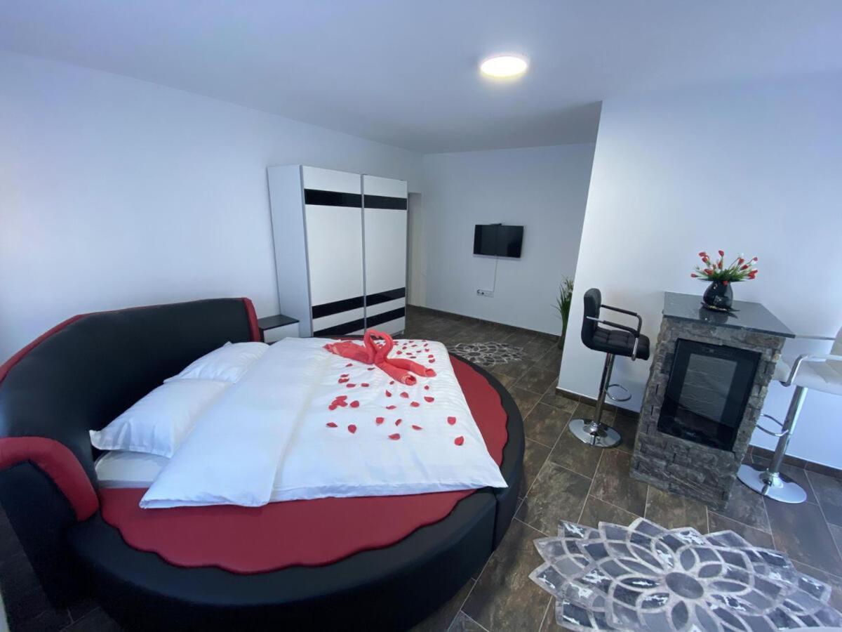 Motel Aladin ซาซิน ภายนอก รูปภาพ
