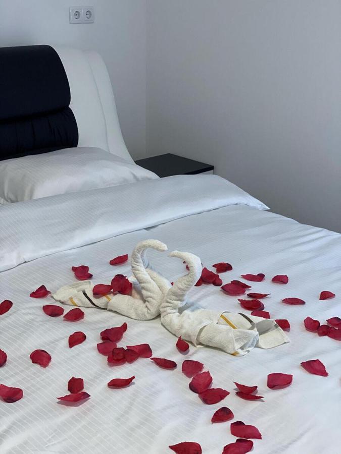 Motel Aladin ซาซิน ภายนอก รูปภาพ